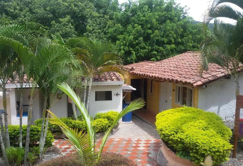 בית מלון כפרי El Tesoro