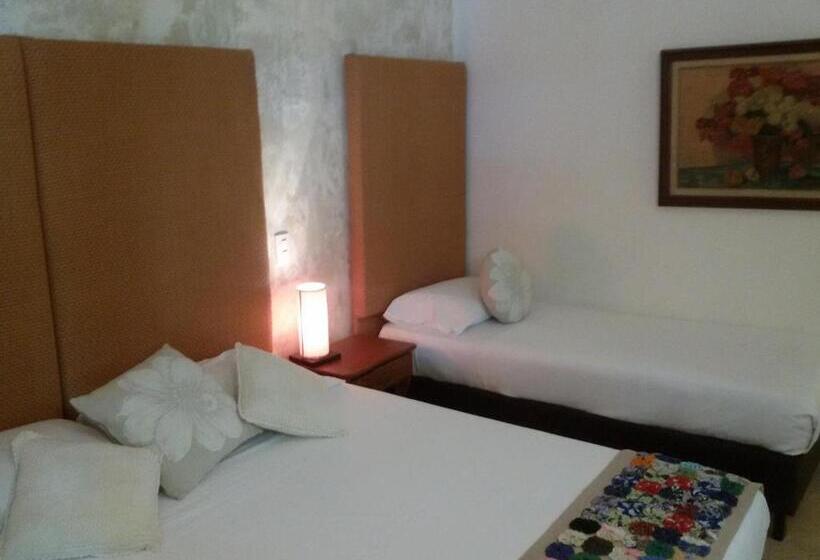 בית מלון כפרי El Tesoro