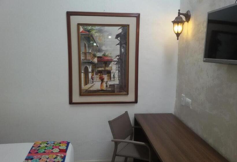 בית מלון כפרי El Tesoro