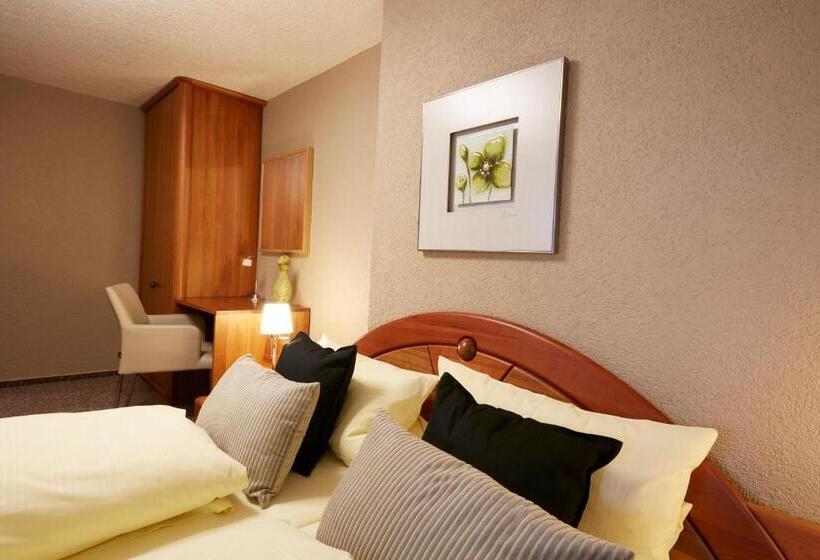 Отель Fränkischer Hof