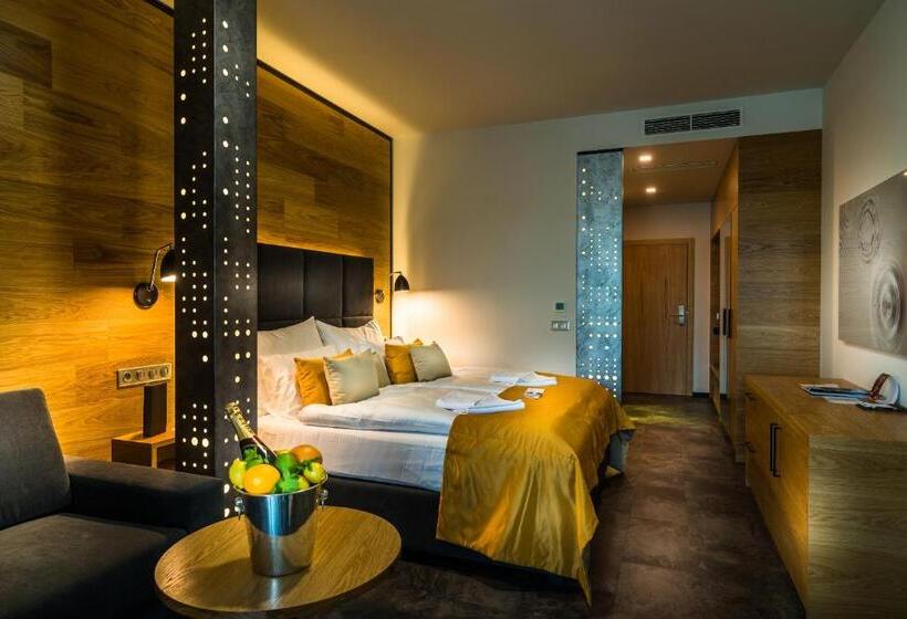 Отель Galeria Thermal Bešeňová