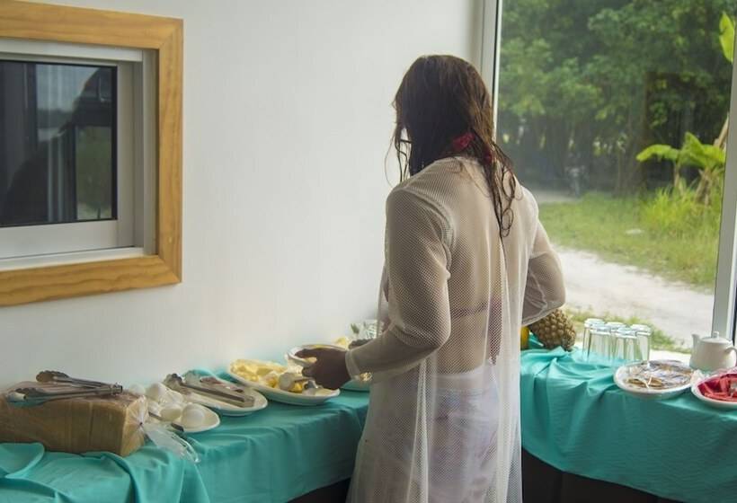 هتل Golhaa View Inn By Tes