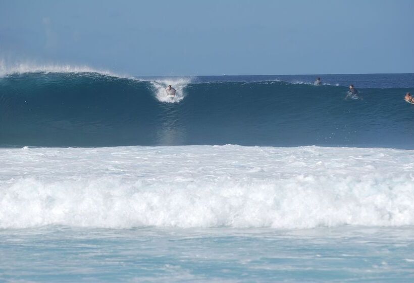 هتل Golhaa View Inn By Tes