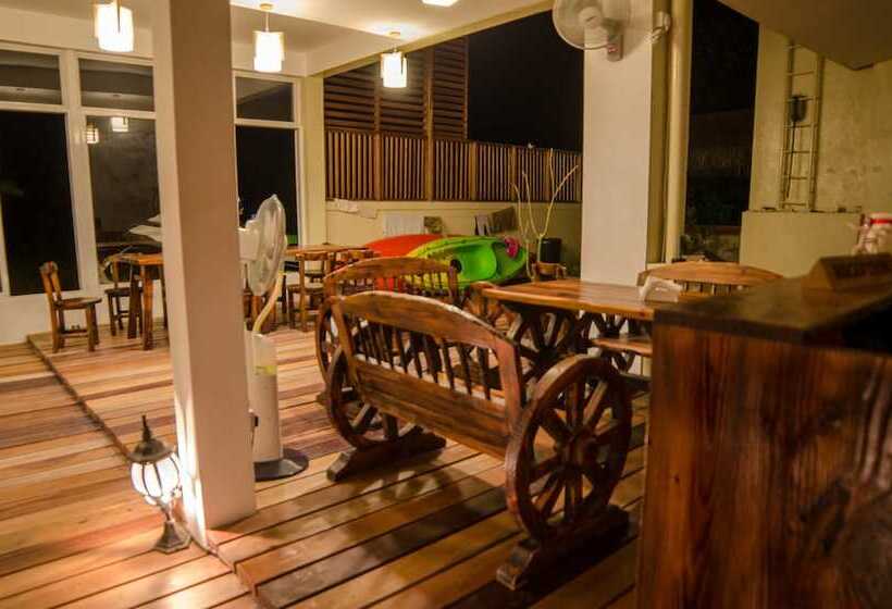 هتل Golhaa View Inn By Tes