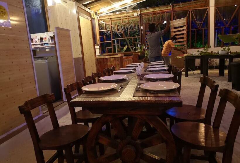 هتل Golhaa View Inn By Tes