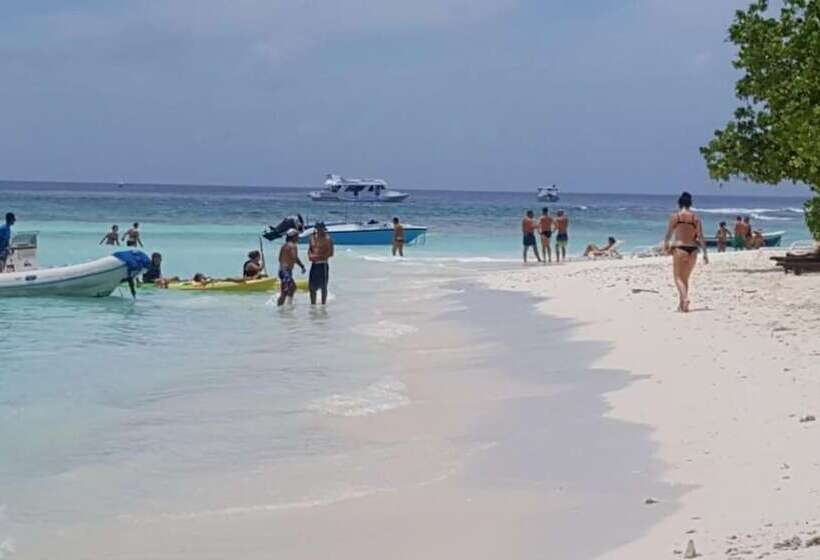 هتل Golhaa View Inn By Tes