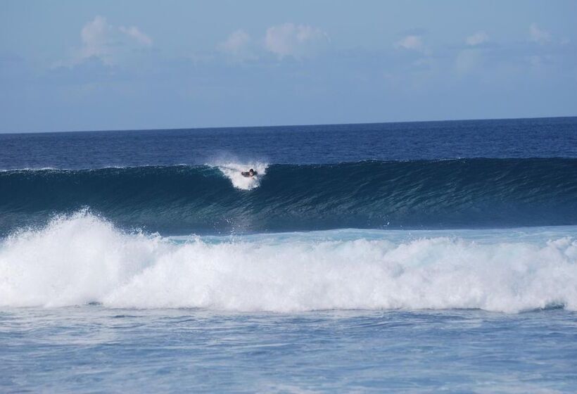 هتل Golhaa View Inn By Tes