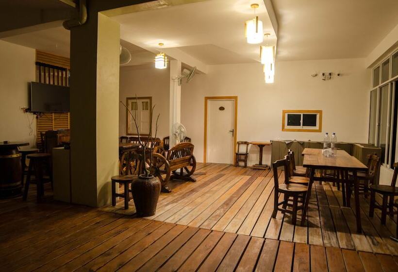 هتل Golhaa View Inn By Tes