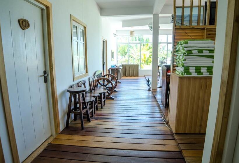 هتل Golhaa View Inn By Tes