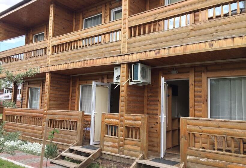 בית מלון כפרי Golubaya Laguna