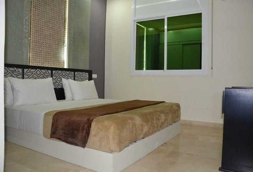 هتل Hôtel Café Restaurant Pyramides