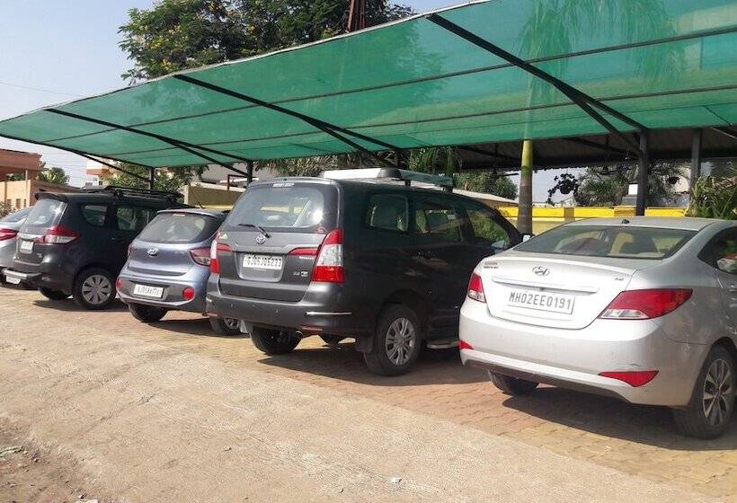 فندق Igatpuri Hills Retreat