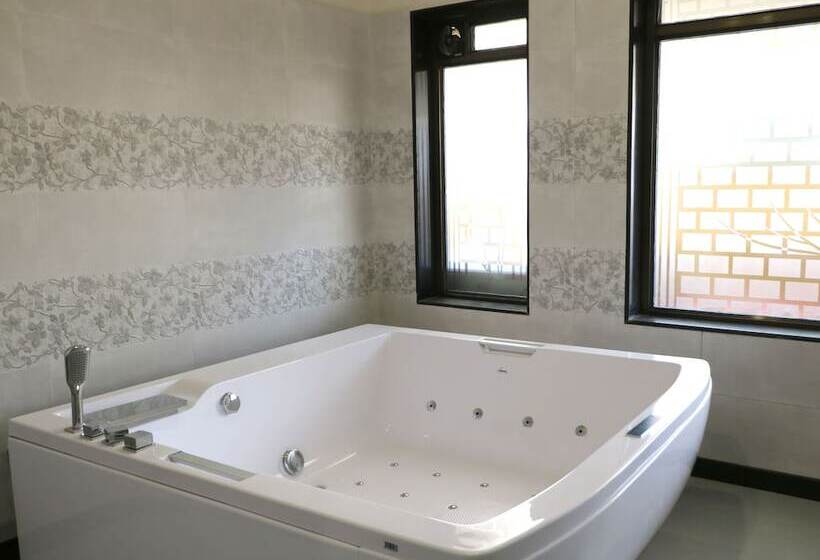 فندق Igatpuri Hills Retreat