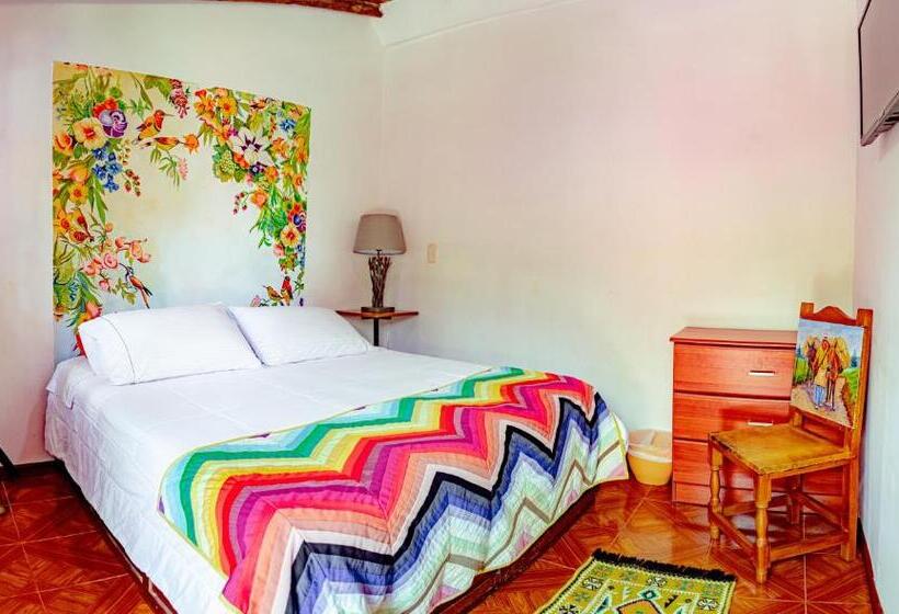 בית מלון כפרי Kantarrana Urbana Jardin