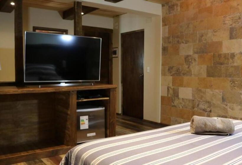 فندق La Petite France