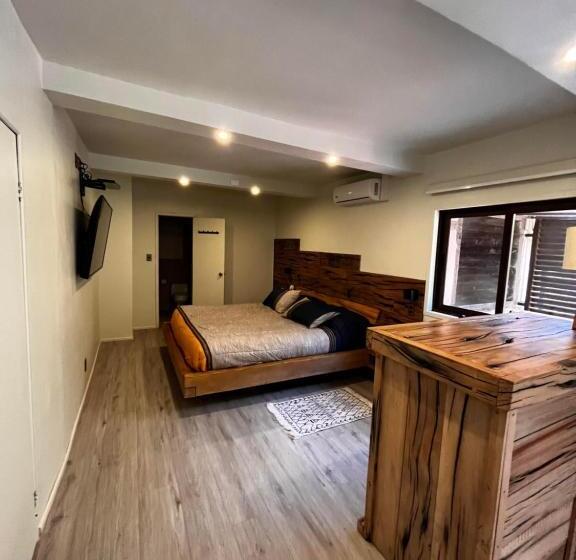 فندق La Petite France