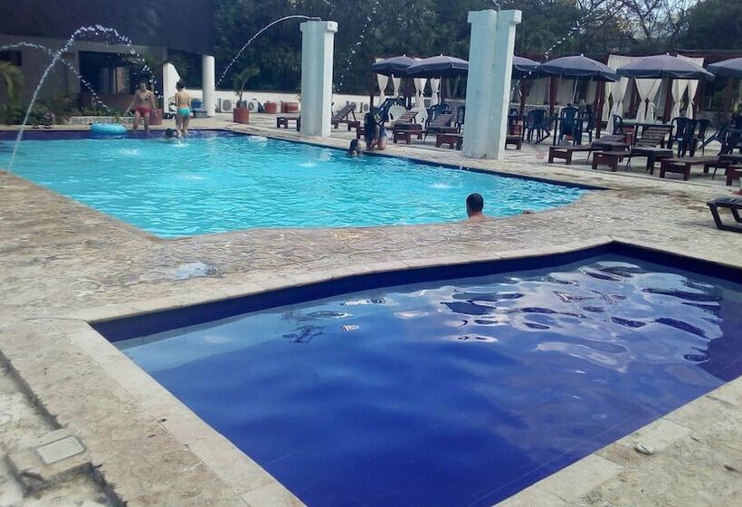 בית מלון כפרי Miami Beach