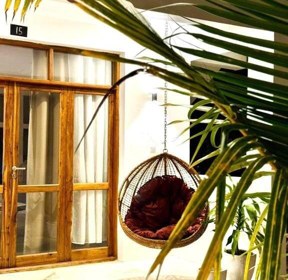 בית מלון כפרי Mnana Beach Bungalows