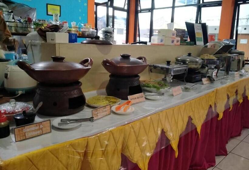 בית מלון כפרי Netral Jombang