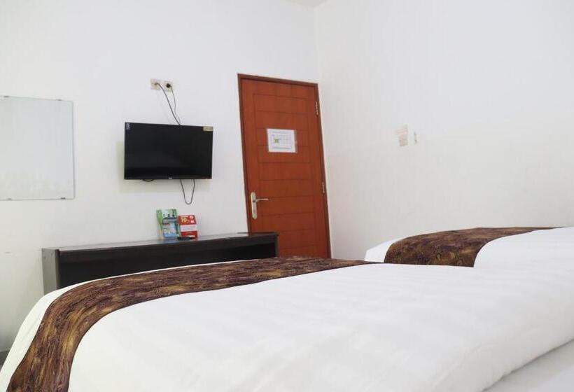 فندق Netral Jombang