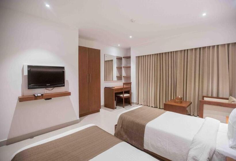 فندق Niya Regency