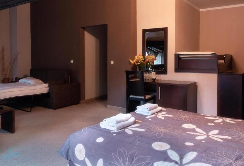 فندق Ostrova Holiday Village