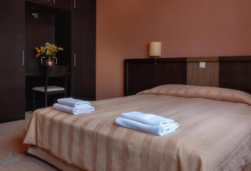 فندق Ostrova Holiday Village