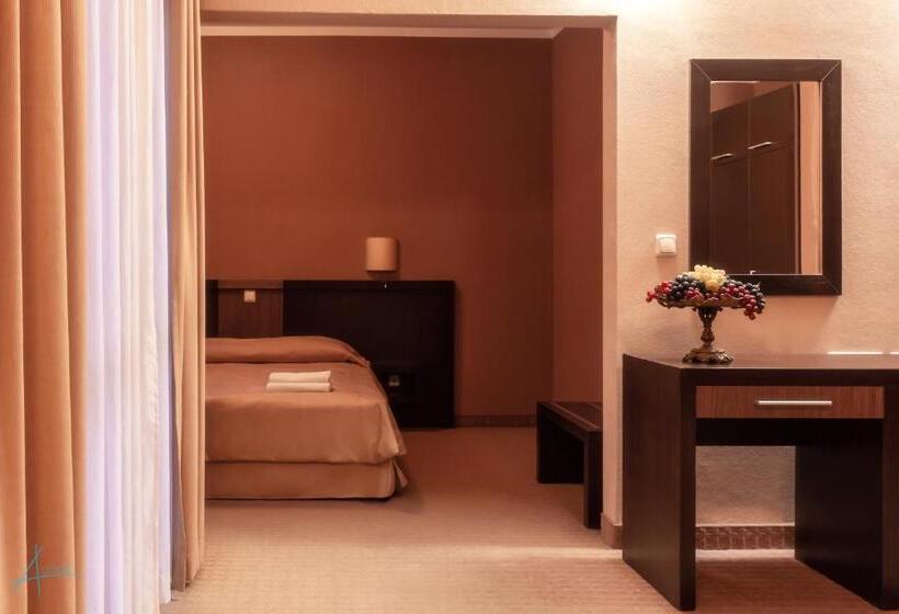 فندق Ostrova Holiday Village