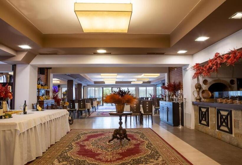 فندق Ostrova Holiday Village