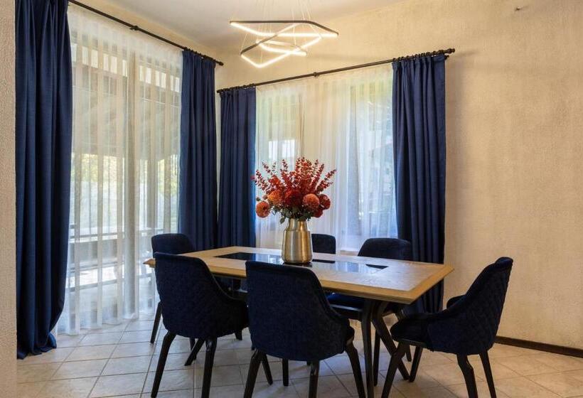 فندق Ostrova Holiday Village