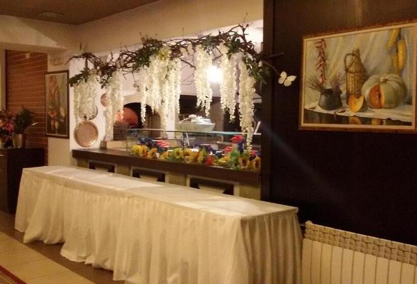 فندق Ostrova Holiday Village