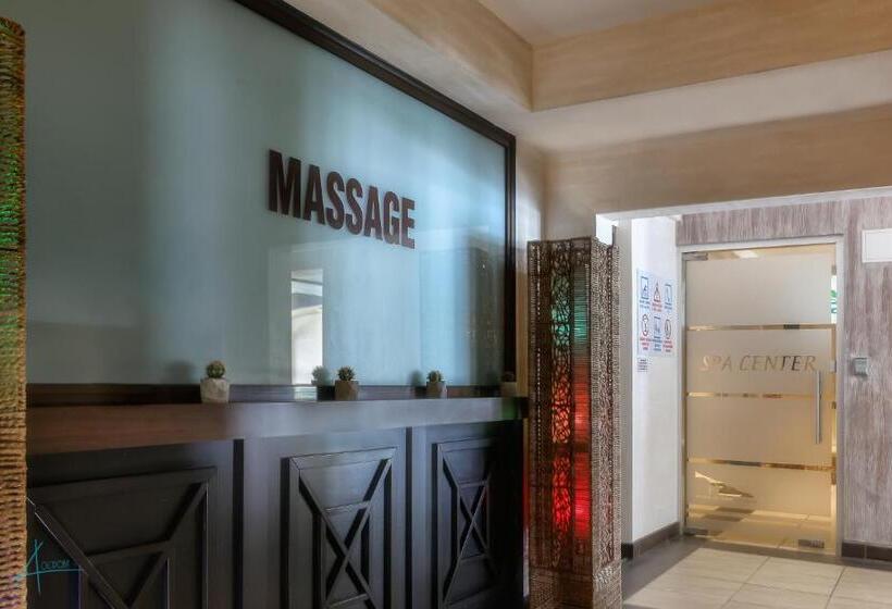 فندق Ostrova Holiday Village