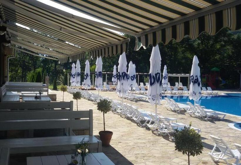 فندق Ostrova Holiday Village