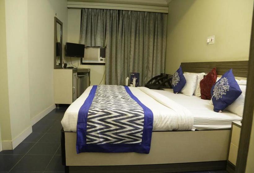 فندق Paras Residency