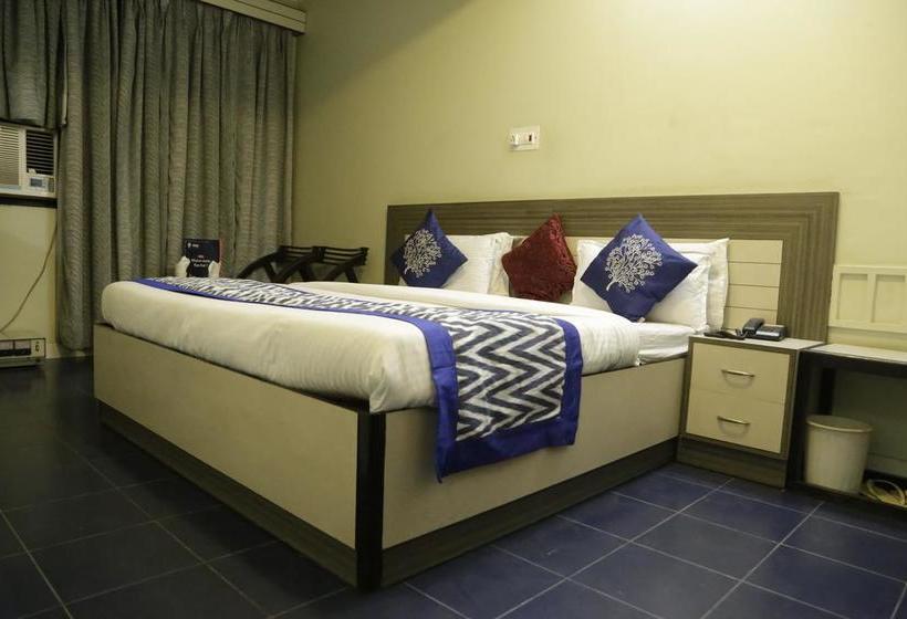 فندق Paras Residency