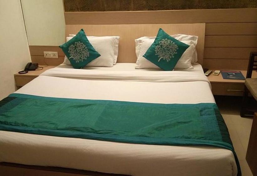 فندق Paras Residency