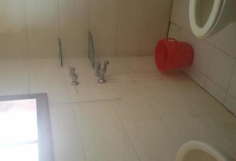 فندق Paras Residency