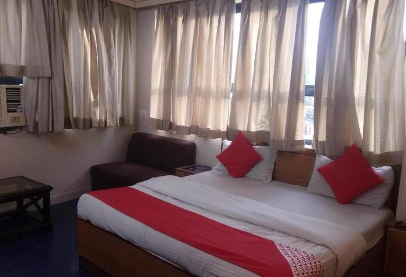 فندق Paras Residency