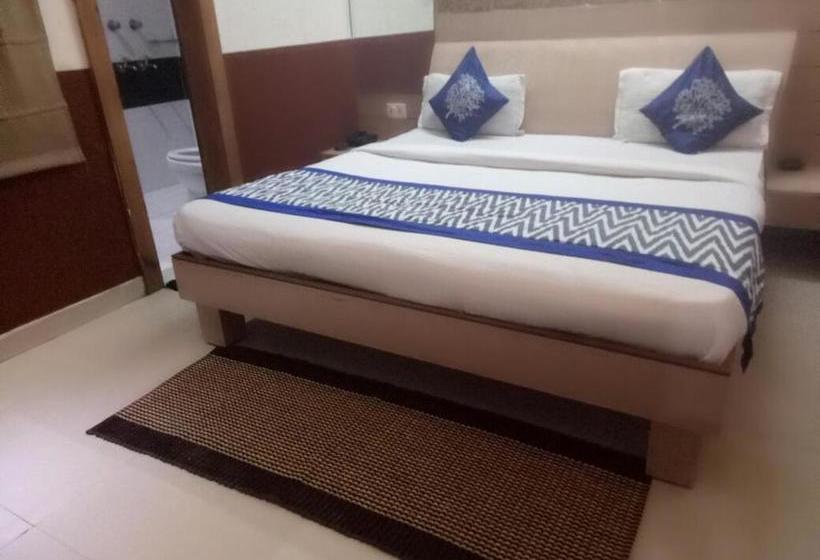 فندق Paras Residency