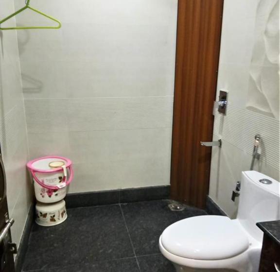 فندق Paras Residency