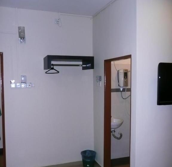 فندق Pekan Budget