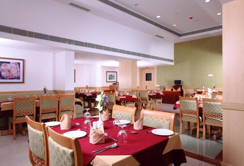 فندق Pooram International