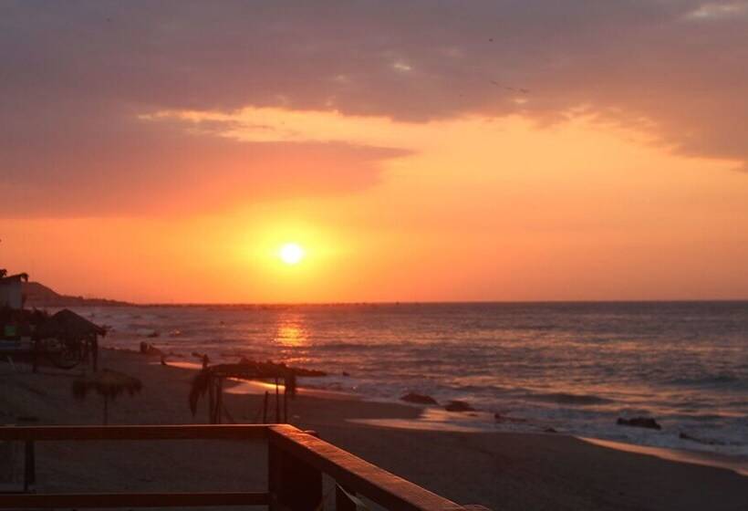 هتل Puerto Varas De Punta Sal