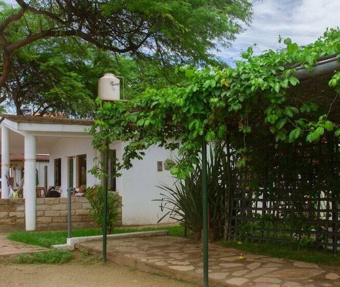 בית מלון כפרי Punta Sal Bungalows