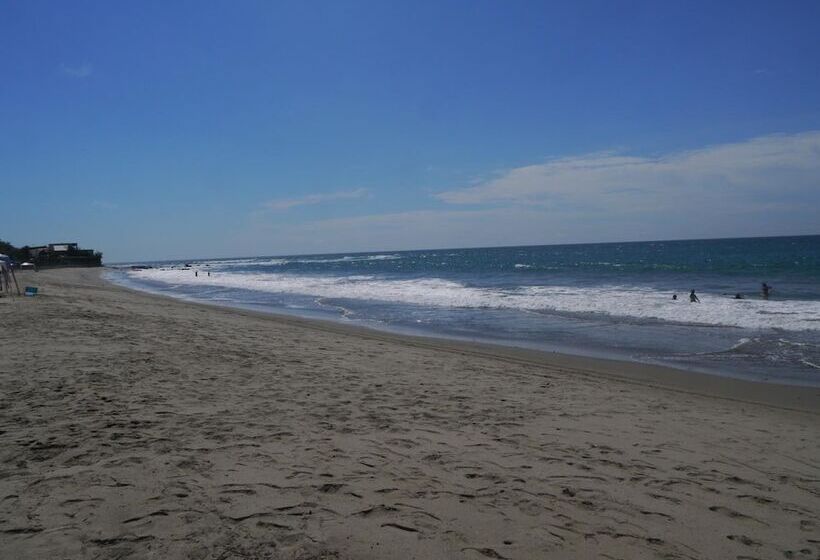 בית מלון כפרי Punta Sal Bungalows