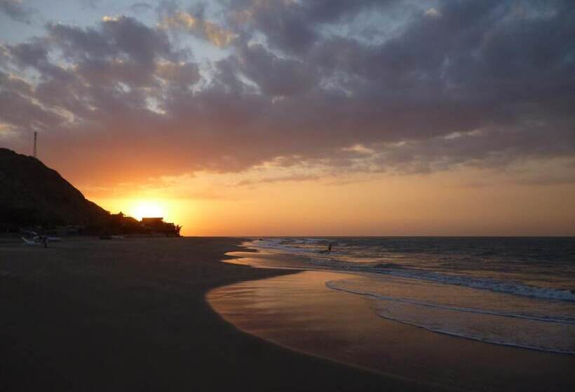 בית מלון כפרי Punta Sal Bungalows