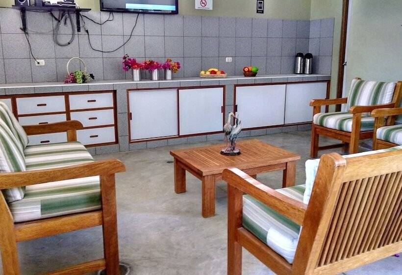 בית מלון כפרי Punta Sal Bungalows