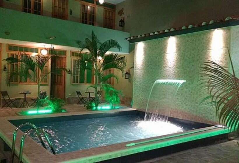 בית מלון כפרי Punta Sal Bungalows