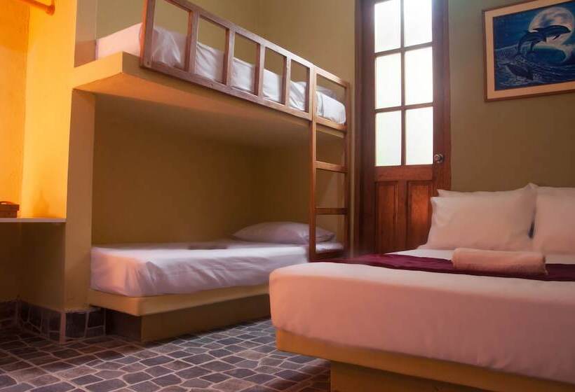 בית מלון כפרי Punta Sal Bungalows