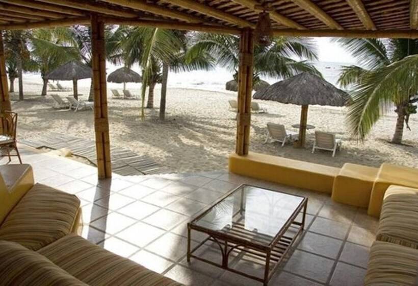 בית מלון כפרי Punta Sal Suites & Bungalows Resort